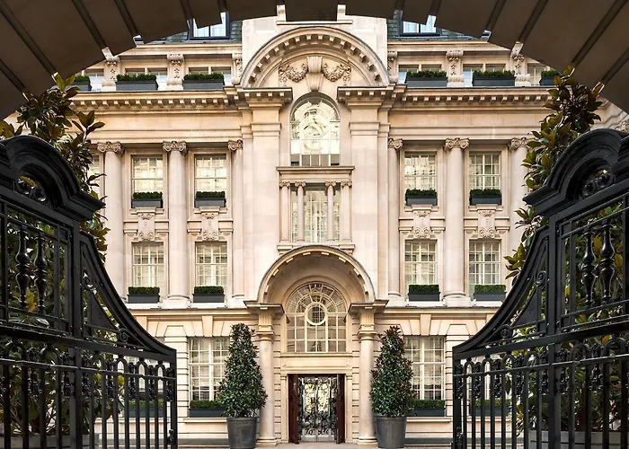 Explore Top-Tier Accommodations: Best London Hotels Unveiled