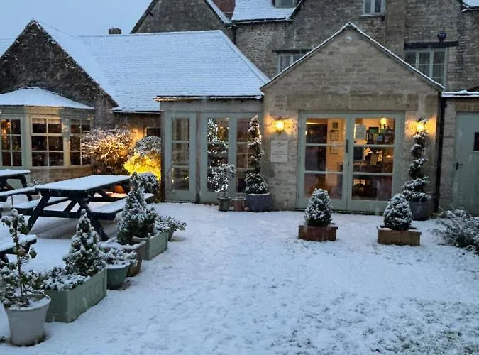Discover the Best Cirencester Hotels for a Memorable Cotswold Getaway