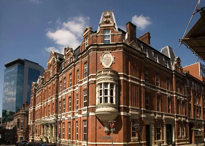 Discover the Best Hotels Near Birmingham B40 1NT for Your Stay