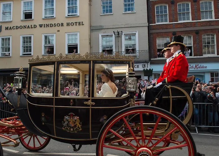 Explore the Opulence of Five Star Hotels in Windsor